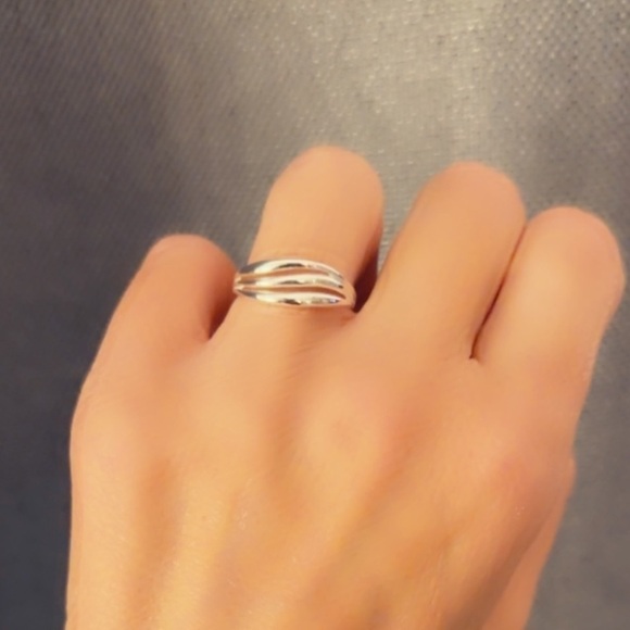 Sterling Silver Simple Ring - Picture 5 of 8